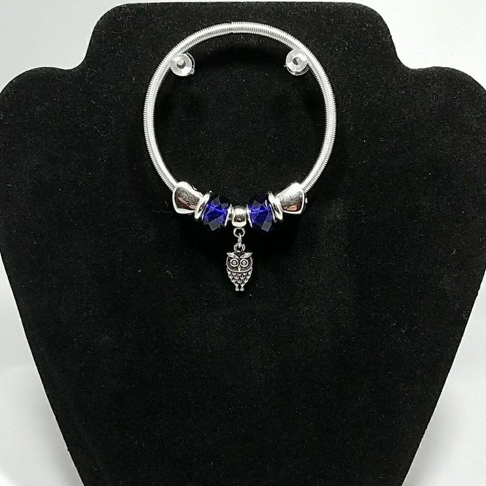Handmade silver toned/blue glass bead bracelet